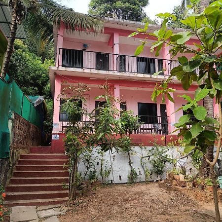 Est Hem Guesthouse 阿姆波尔 外观 照片
