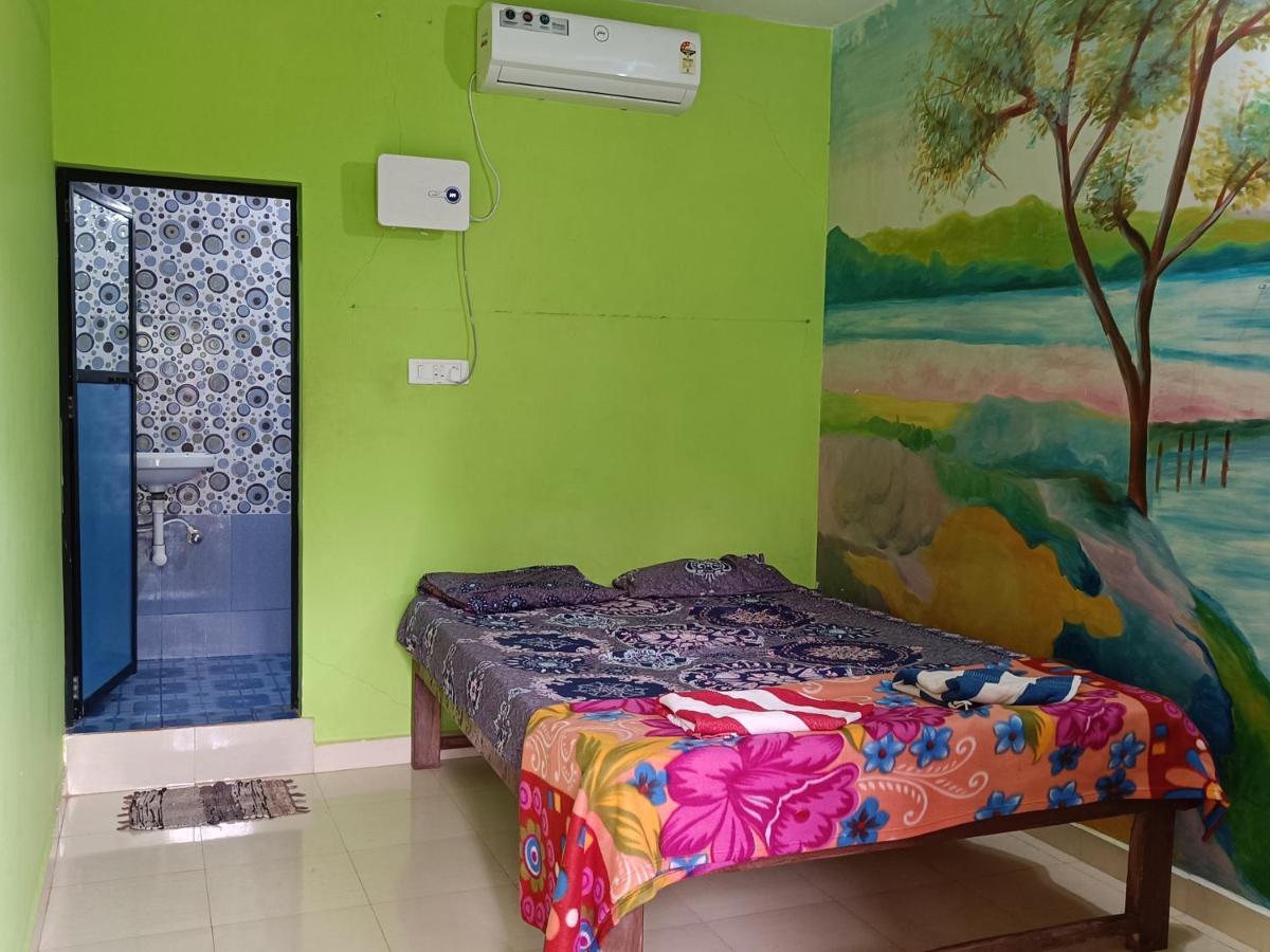 Est Hem Guesthouse 阿姆波尔 外观 照片